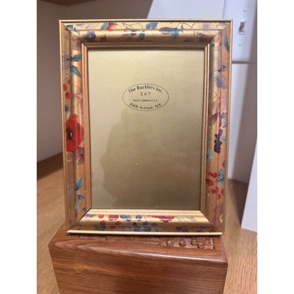 The Bucklers Inc. Hand-Crafted 5x7 Floral Gold Accent Photo Frame - Picture 1 of 6